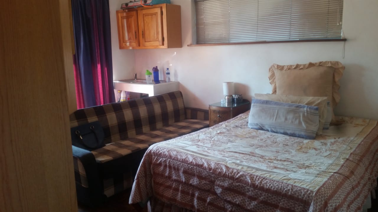 Affordable & Secure Bachelor Apartment in Northern Suburbs – Don’t Miss Out!